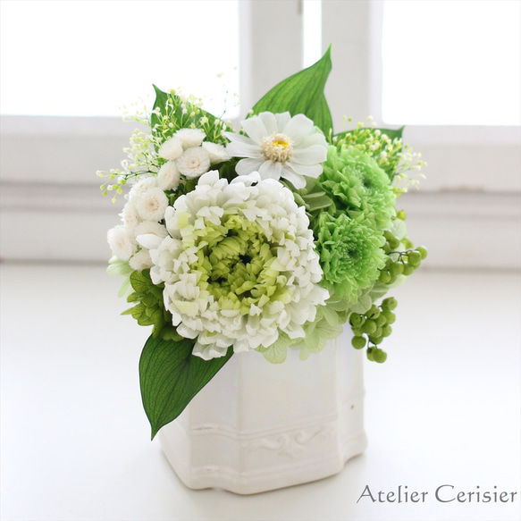 プリザーブドフラワー仏花＜スーベニア Sサイズ＞グリーン 菊 百日草 【お供え花】 2枚目の画像