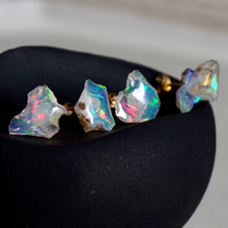 オパール 鉱物原石 ピアス / イヤリング 【金具選択可 石おまかせ