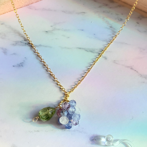 紫陽花と雫ピアス・イヤリングチャーム✩.*˚天然石×14kgf 紫陽花と雫ピアス・イヤリングチャーム✩.*˚天然石×14kgf