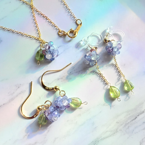 受注生産】紫陽花と雫ピアス・イヤリングチャーム✩.*˚天然石×14kgf  