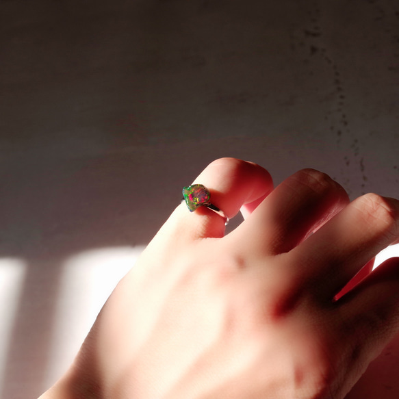 蛋白石（黑色染色煙燻）礦物寶石小指戒指 [金屬配件可用，寶石可用] 配件 第7張的照片
