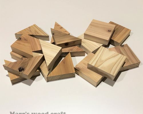 木工工作・DIYに使える木材端材板 正方形と三角形 9x9cm 18枚 木工工作・DIYに使える木材端材板 正方形と三角形 9x9cm 18枚