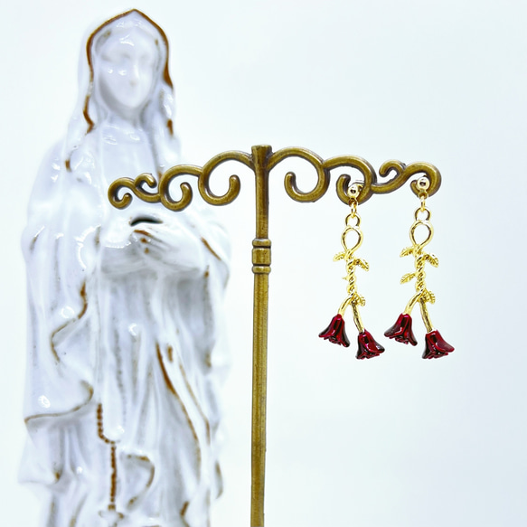 ピアスorイヤリング ❥Maria 神聖の祈り十字架 耳飾り〜マリア〜 1枚目の画像