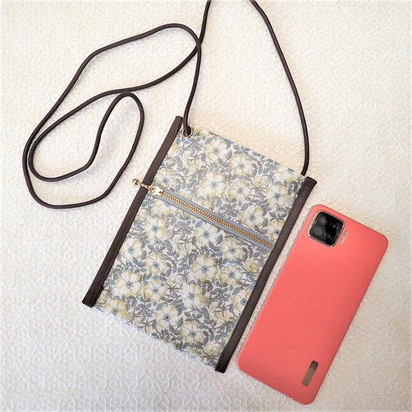 【sale】LIBERTY　スマホポシェット　＜May Morris＞ 5枚目の画像