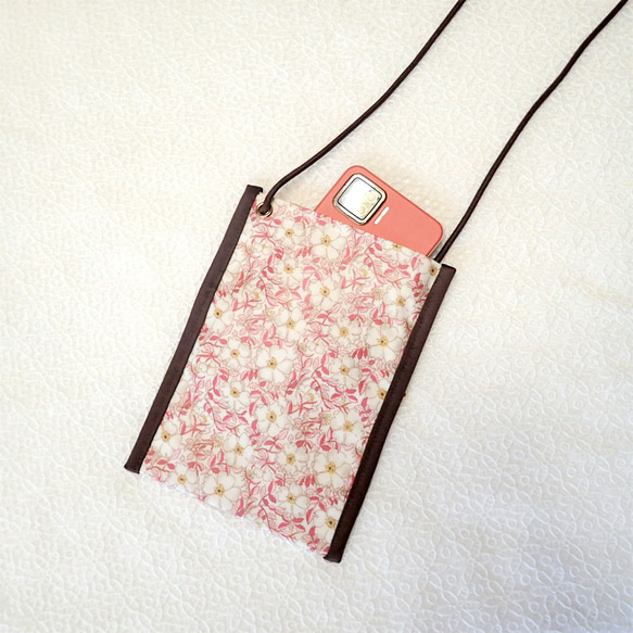 【sale】LIBERTY　スマホポシェット　＜May Morris＞ 9枚目の画像