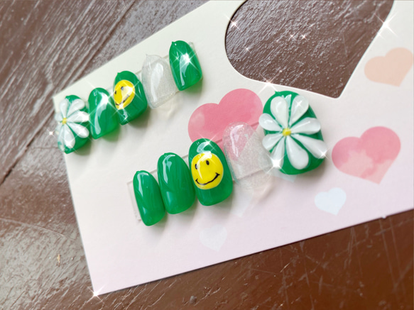 緑 グリーン ネイルチップ ニコちゃん フラワー 花 ユニコーンマグネット 3枚目の画像