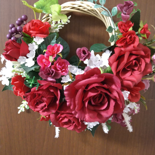 フラワーリース 春の足音10 いちごと薔薇たち 玄関リース 造花