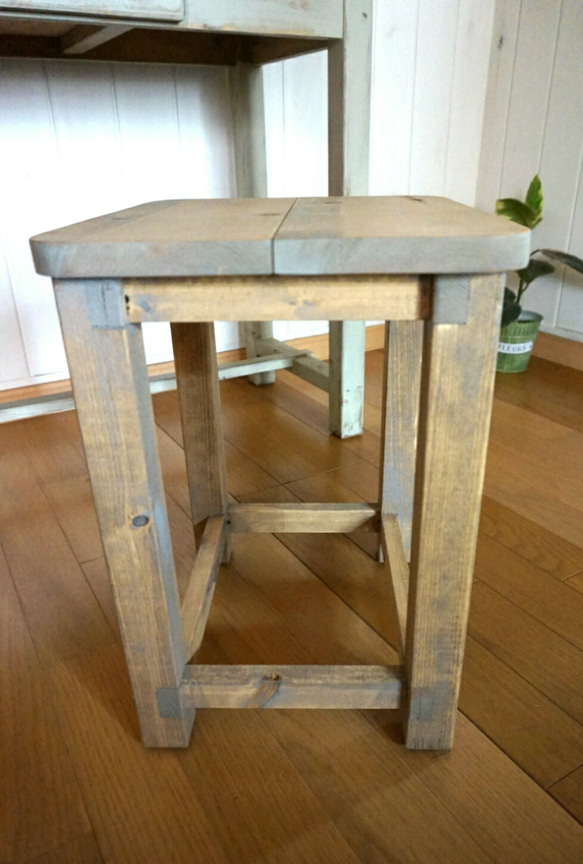 AXEL様専用 素朴でシンプルなかわいい椅子 高さ250㎜ 2枚目の画像
