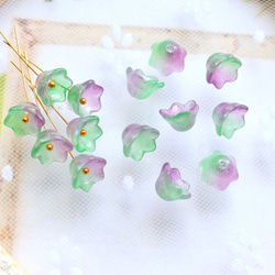 オリジナルカラー★10mmお花、すずらんのガラスビーズ　パープル×グリーングラデーション 15枚目の画像