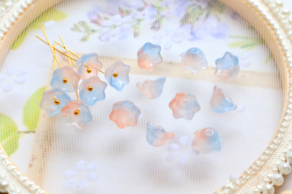オリジナルカラー★10mmお花、すずらんのガラスビーズ　オレンジ×ブルーグラデーション 8枚目の画像