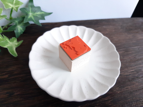 お花を持つ子猫のラバースタンプ　はんこ　ゴム印 4枚目の画像