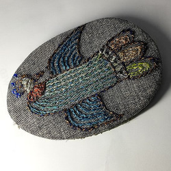 カラフル鳥の刺繍ブローチ 2枚目の画像