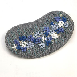 大きめ　紫陽花可愛い刺繍ブローチ 1枚目の画像