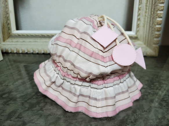 かわいいベビーの帽子。 綿とシルクの混紡なので赤ちゃんに優しい素材。通気性·吸湿性のいい夏向けの涼しい帽子。 1枚目の画像