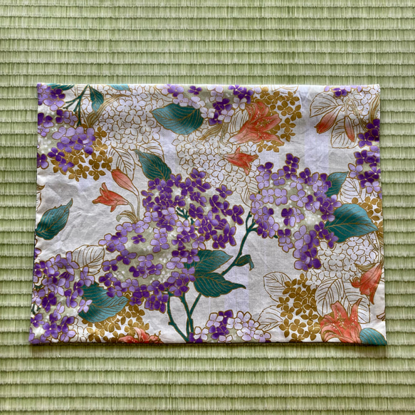 30×40ランチマット 紫陽花と百合(アイボリー) 1枚目の画像