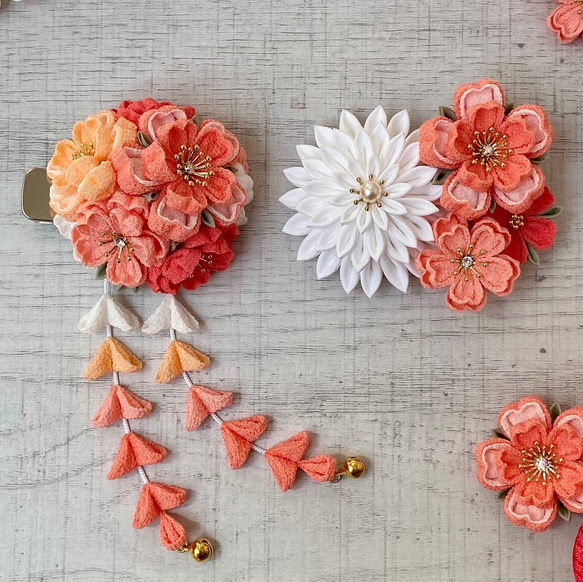 つまみ細工 七五三髪飾り 朱華に杏子色 *サーモンピンク *コーラル