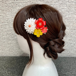 つまみ細工 七五三髪飾り  赤と菜の花色　*黄色 *ヘアクリップ *桜 *十三詣り *卒業式 *袴 *浴衣 4枚目の画像