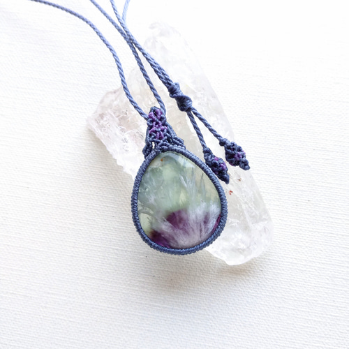 エンジェルフェザーフローライト・マクラメペンダントdrjune