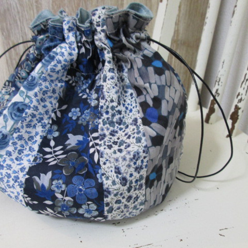 7つの青い リバティの パッチワークのPoireSACポワールサック 巾着