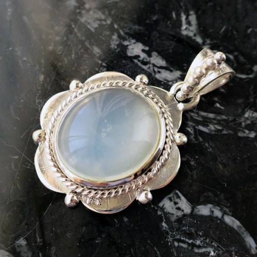 猫目石】ムーンストーンキャッツ 天然石ペンダント sv925 大きめ｜6月