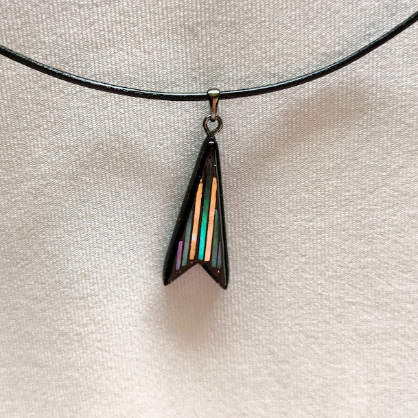 螺鈿ペンダント「ライン」　木製漆塗 紙箱入