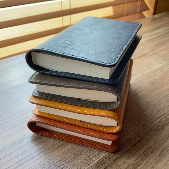 文庫本サイズ》レザーブックカバー（ネブラスカ） ブックカバー I.D.E