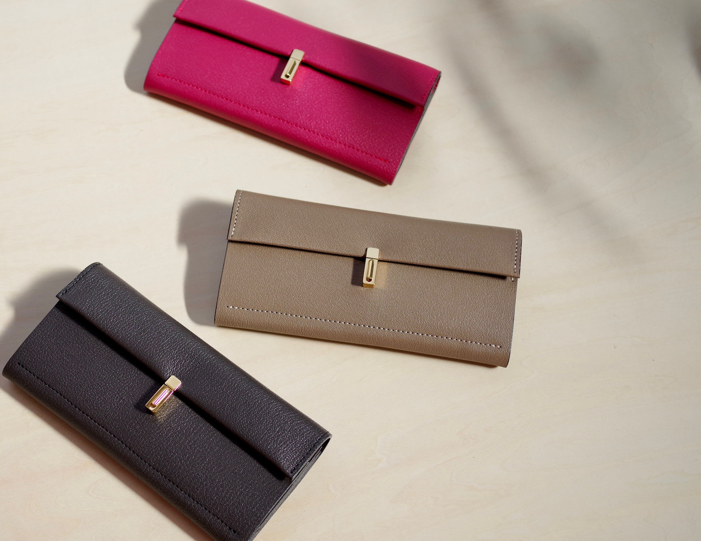 <高級革>フランスレザー使用　長財布（スミクロ）