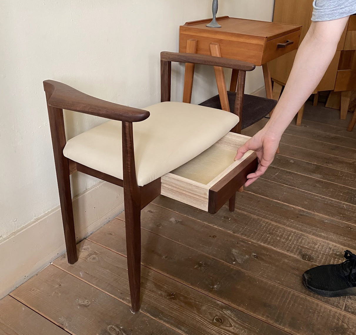 玄関スツール　ウォールナット　引出し収納付き　※受注製作