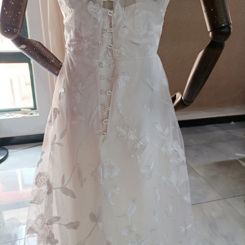 高品質！ウエディングドレス 贅沢な総レース 背中見せ マーメイド  