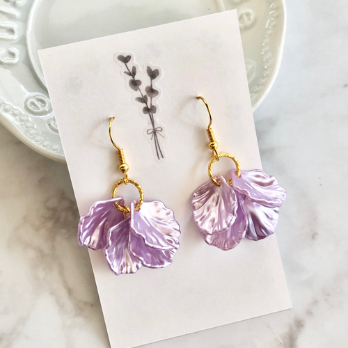 パール調 花びら パープル 紫色 ピアス イヤリング ハンドメイド