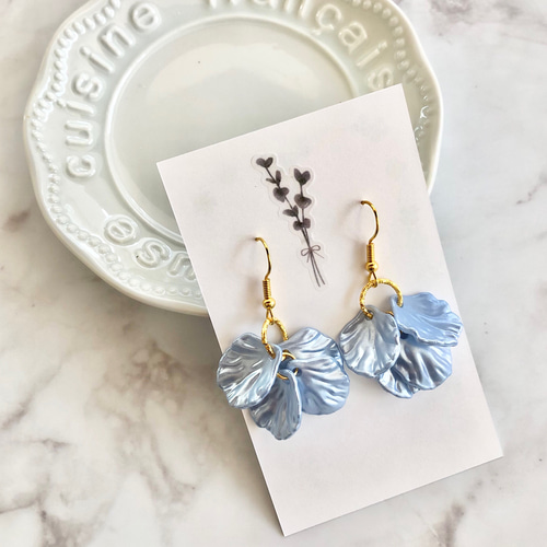 パール調 花びら ブルー 青色 ピアス イヤリング ハンドメイド 大ぶり