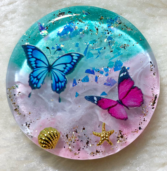 リクエスト☆レジンヘアゴム　八重グラデーション　銀世界と蝶 リクエスト☆レジンヘアゴム 八重グラデーション 銀世界と蝶 天国で