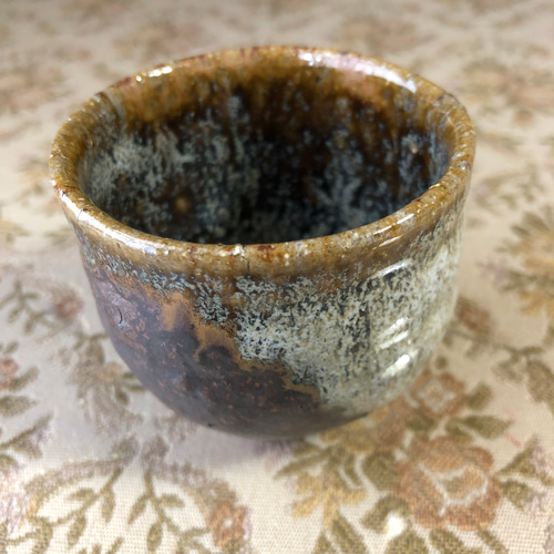ぐい呑み 陶器 手捻り 自然釉薬 ハンドメイド 神の倉山陶芸家 おちょこ 