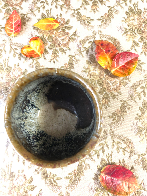 ぐい呑み　陶器　手捻り　自然釉薬　ハンドメイド　神の倉山陶芸家 3枚目の画像