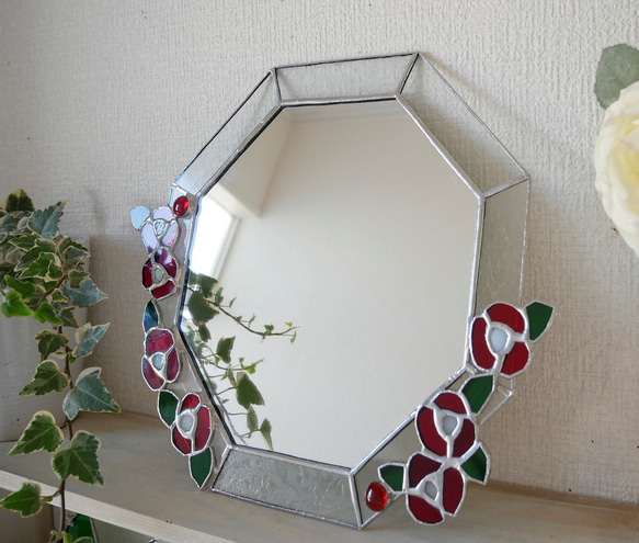 *✴︎:.｡赤いお花の壁掛け八角形の鏡　(26size/Max30) 8枚目の画像