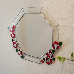 *✴︎:.｡赤いお花の壁掛け八角形の鏡　(26size/Max30) 3枚目の画像