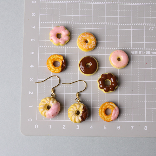 10種から選べる】ドーナツ【Мサイズ】 （ピアス / イヤリング