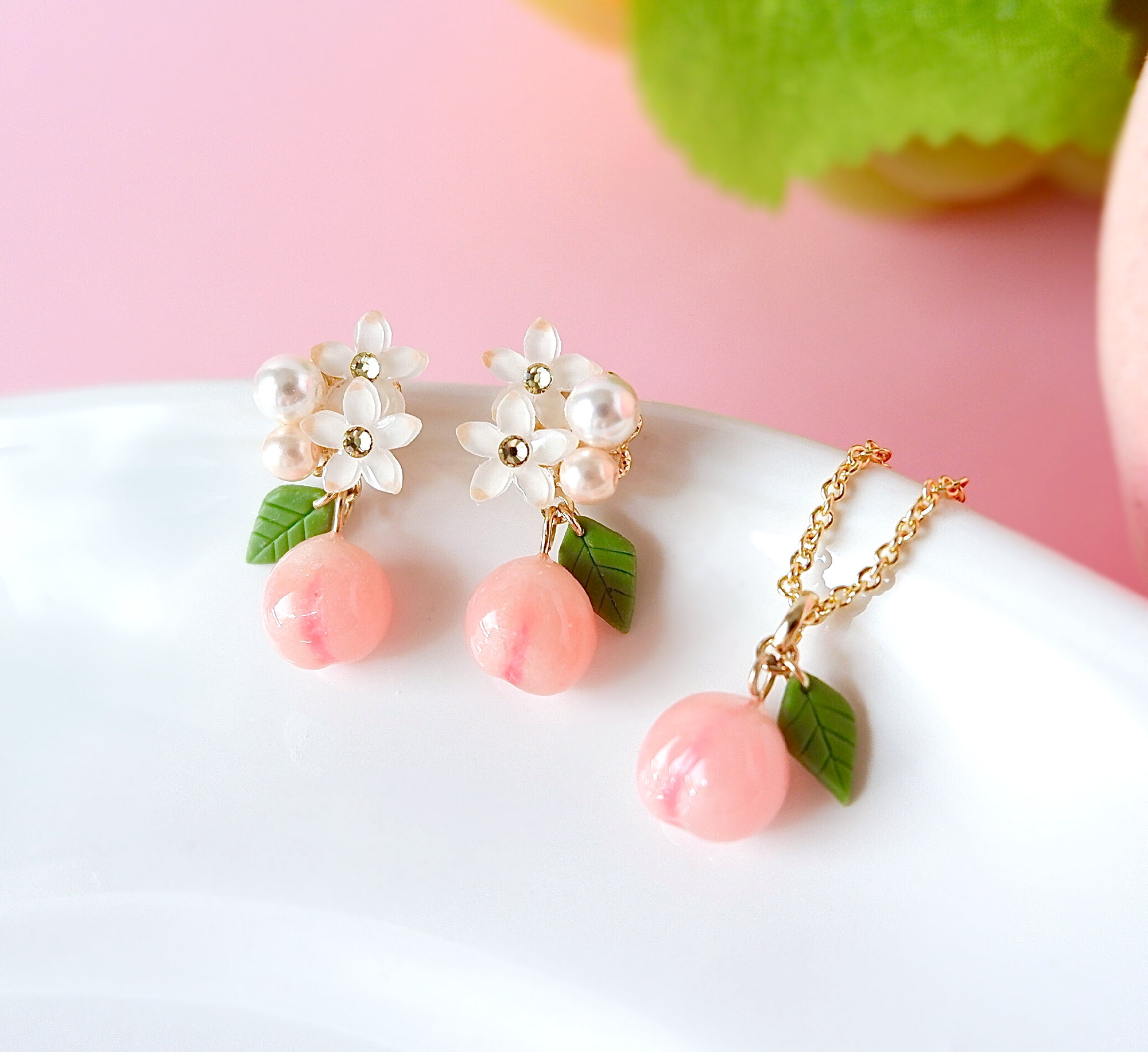 ツイード　ボタン　ピアス　イヤリング　白　ピンク　ハンドメイド　チェック