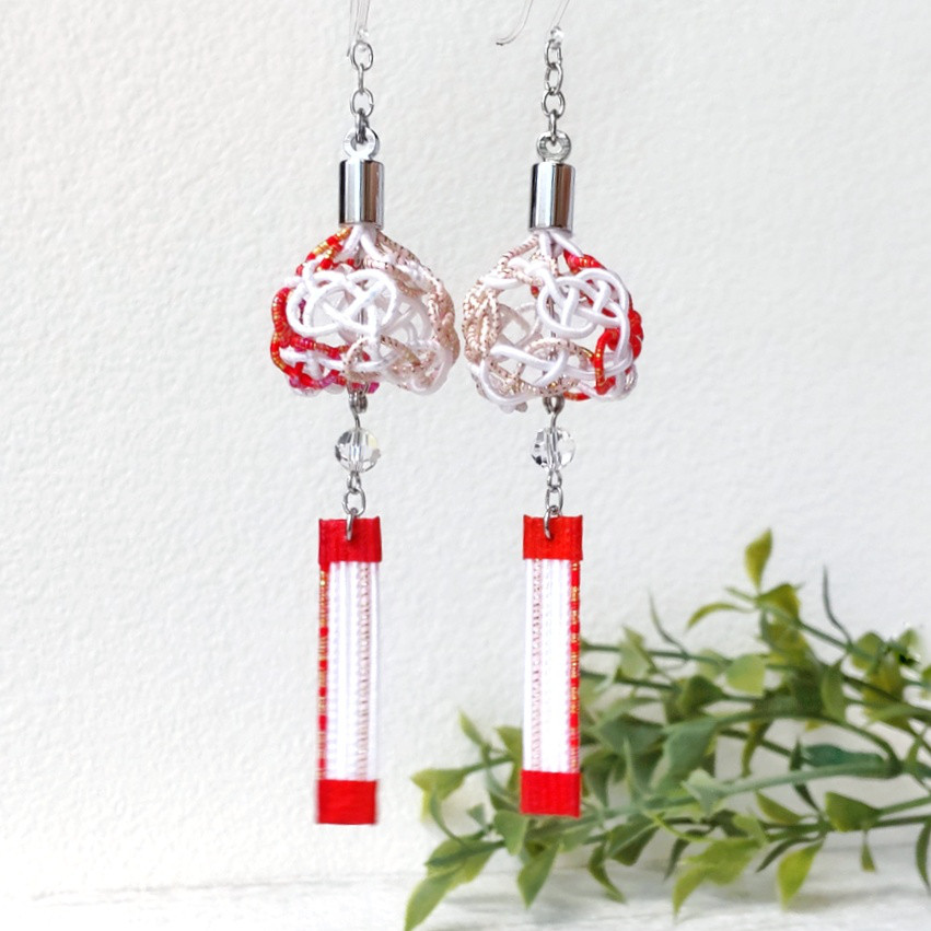 水引×和紙×クリスタル にじいろ風鈴 イヤリング／ピアス【金魚・赤】 浴衣 和装 たむたむ