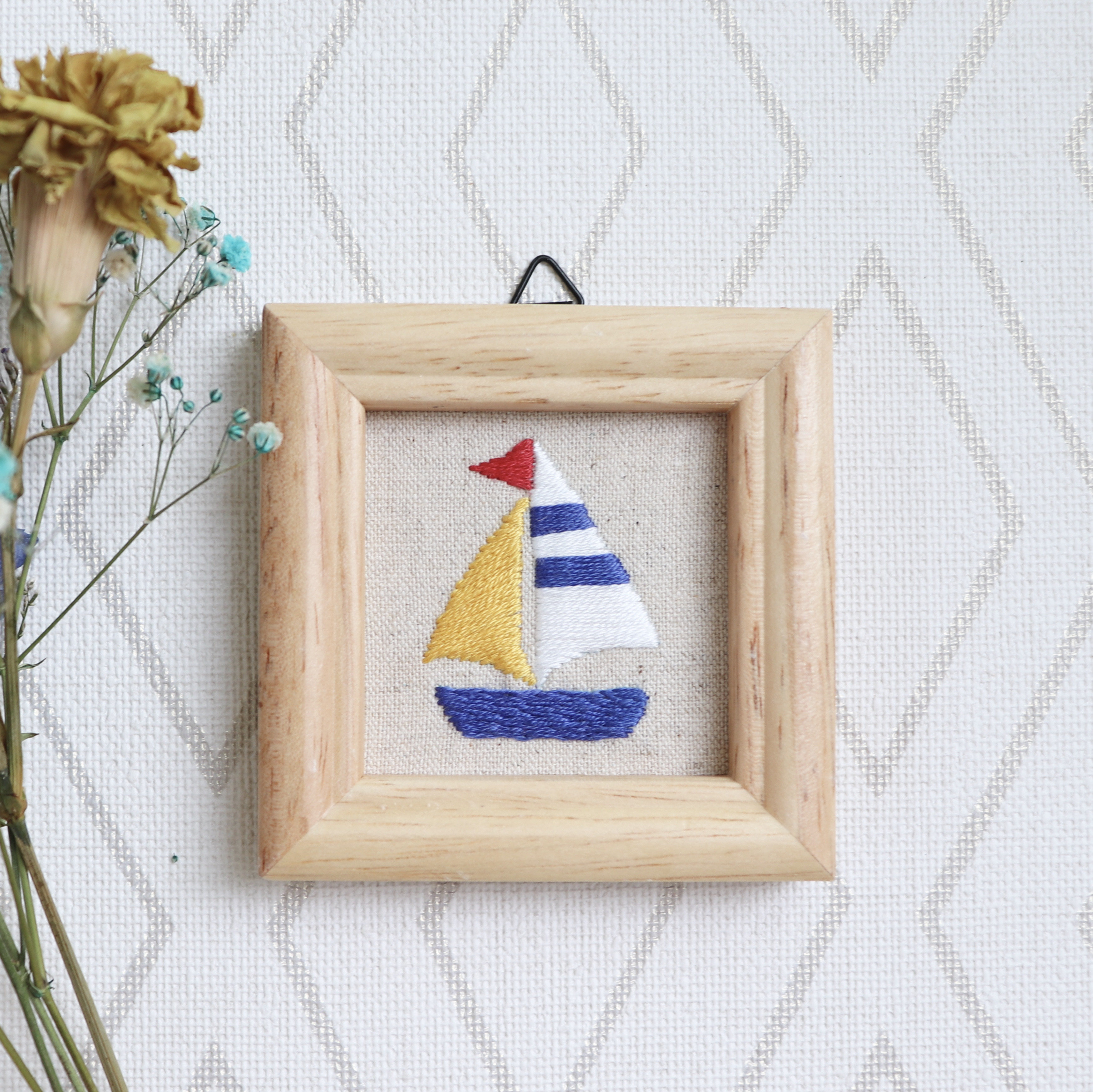 刺繍作品 船の絵 木製フレーム付き 受注生産】『インコ刺繍🕊‎𓂃 𓈒𓏸ずっと一緒に…♡刺繍フレーム