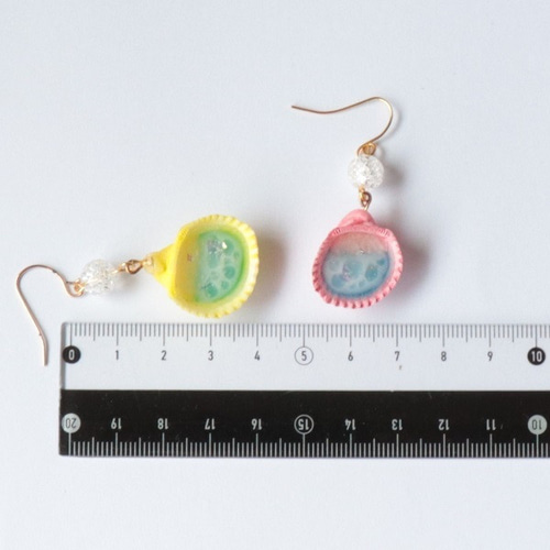 貝殻ピアス カラーシェル レジン 海 夏アクセサリー ピアス（フック