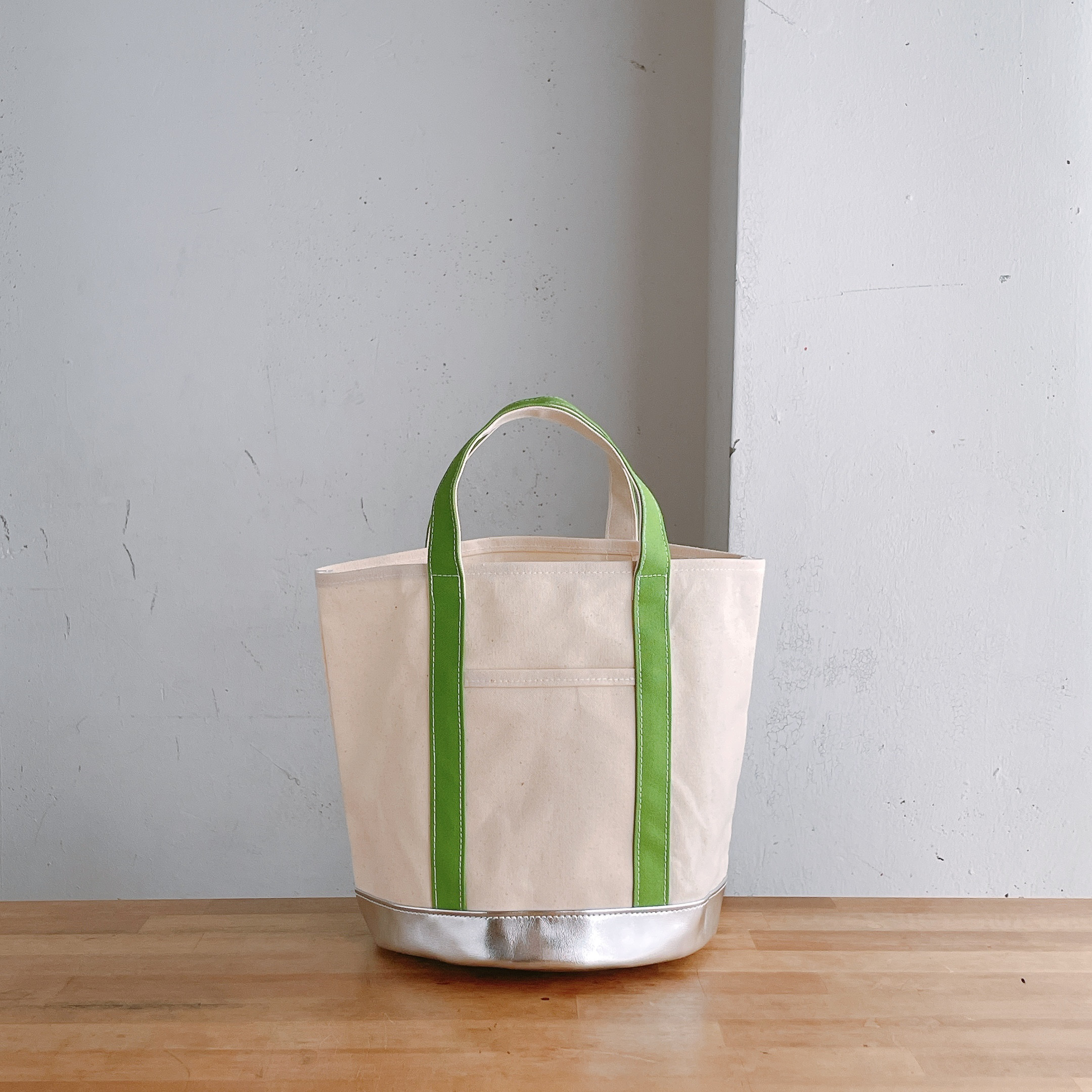 ［M］キミドリ×シルバーを使った気持ちの上がる帆布のバケツトート！