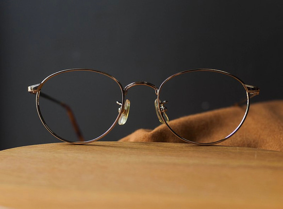 流沙亮黃金線性壓紋圓型鏡框金框古蕫眼 鏡 Japan/glasses 第2張的照片