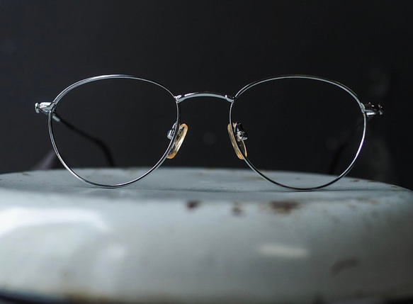 白銀色簡約宇宙青春銀河圓型鏡框 細框古 蕫眼鏡 Japan/glasses 第2張的照片