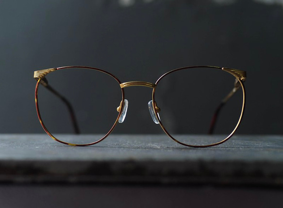 紅澄琥珀金絲壓紋方型框彈簧鏡腳眼鏡金框 古董眼鏡 Japan/glasses 第2張的照片