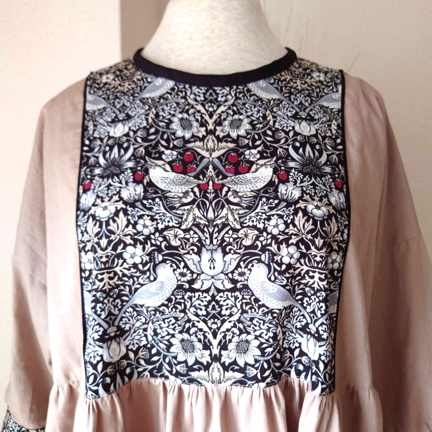 ウィリアム・モリス/いちご泥棒マキシワンピース 9,360円