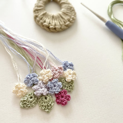 〜バスケットにお花を集めて〜手編みのお花のアレンジメント　バッグチャームチャーム/キーホルダー 8枚目の画像