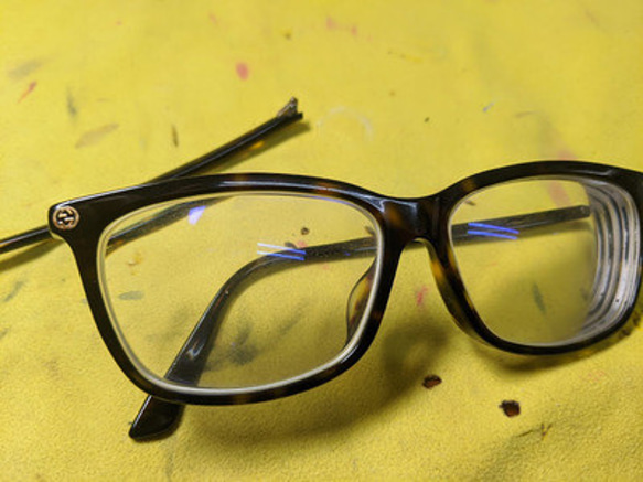 【眼鏡修理】フレームとテンプルをつなぐ部分も直せます 4枚目の画像