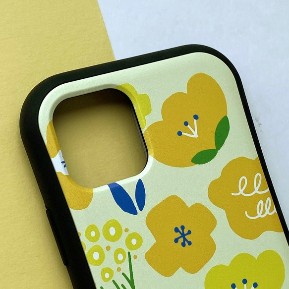 【iPhone】カラフルフラワー・グリップケース 北欧 スマホケース 黄色 花柄 ポップ 3枚目の画像