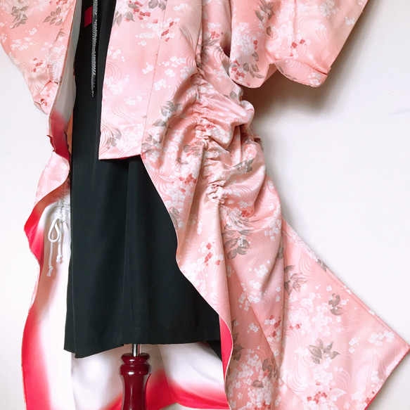 袖くしゅ 着物リメイク たっぷりドレープマキシカーディガン 長さ調節可能 和柄 イベント 撮影 裏あり ピンク 627 3枚目の画像